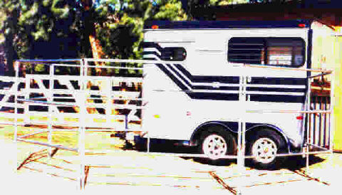 PORTABLE TRAILER PANELS