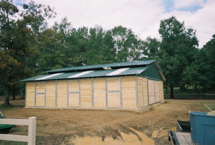 LONESTAR HORSE BARN