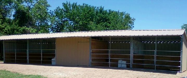 LOAFING SHED/RUN IN SHED 4 STALLS AND A TACK ROOM