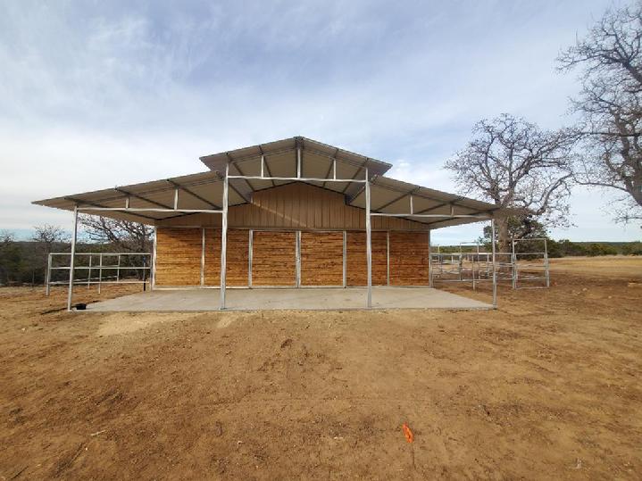 Lonestar Barns T&G Breezeway Barn 